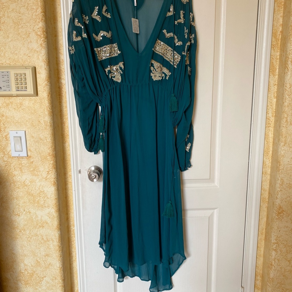 Dress - Picture 5 of 13